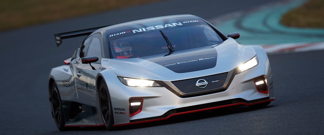 Nissan Unveils the Dual-Motor Electric NISMO LEAF RC