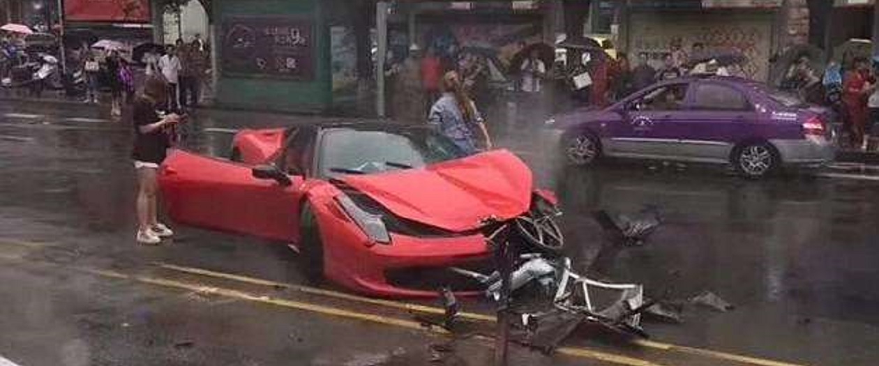 Woman Wrecks Ferrari 458 Minutes After Purchasing