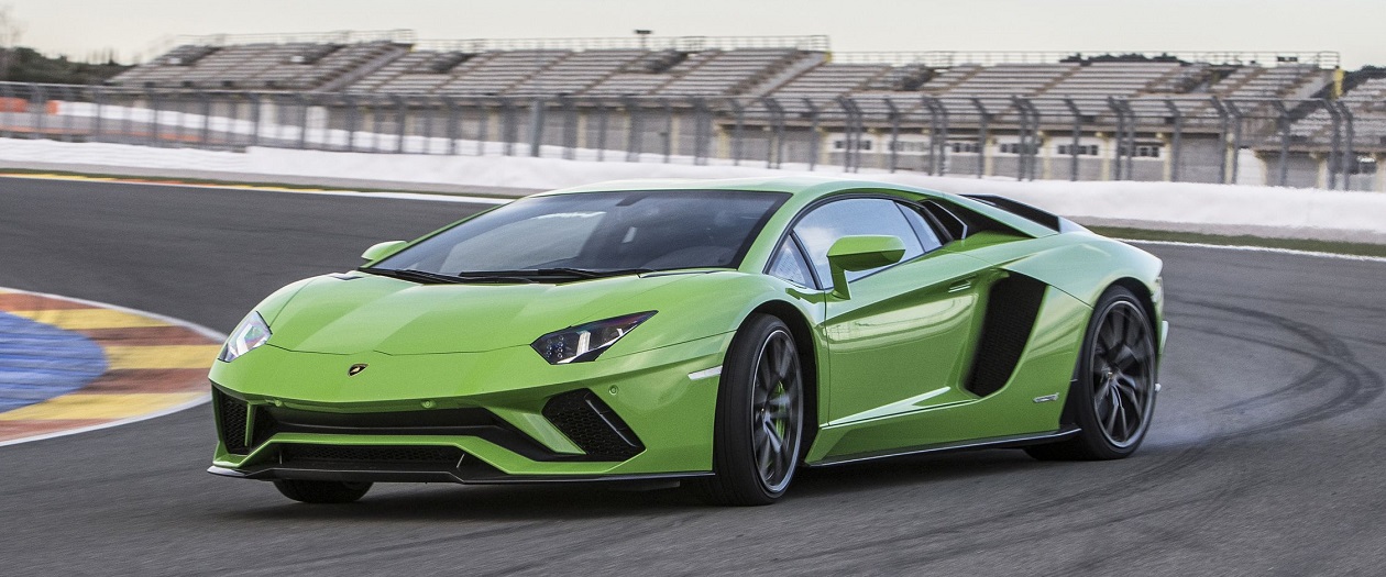 Lamborghini Recalls 1,7000 Aventadors for Engine Issue