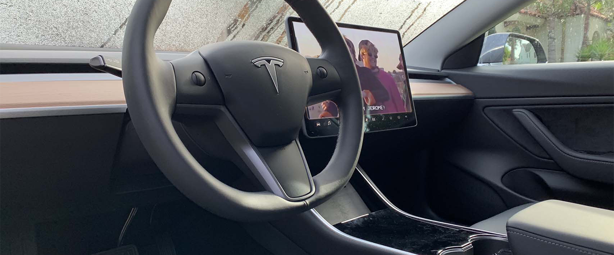YouTube, Netflix Support is Coming to Tesla Vehicles