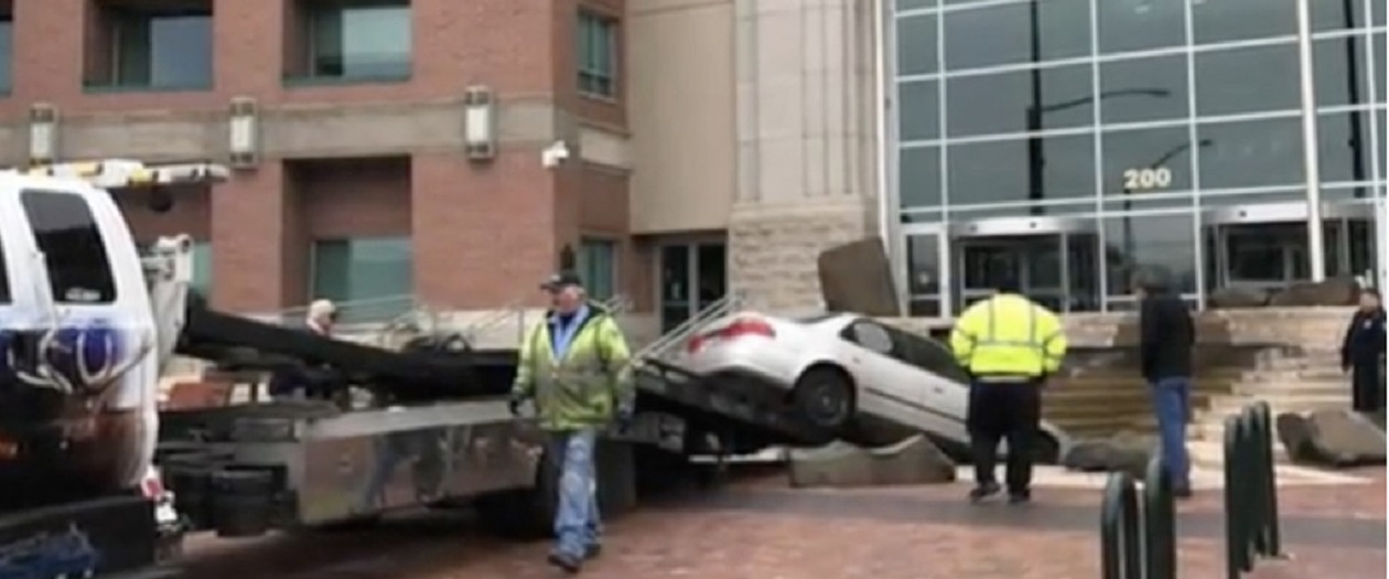 Idaho man Performs Donuts in Courthouse Plaza